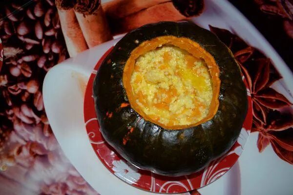 Тыква запекается. Фаршированная тыква. Пареная тыква. Тыква запечённая в духовке. Тыква с сахаром в духовке.