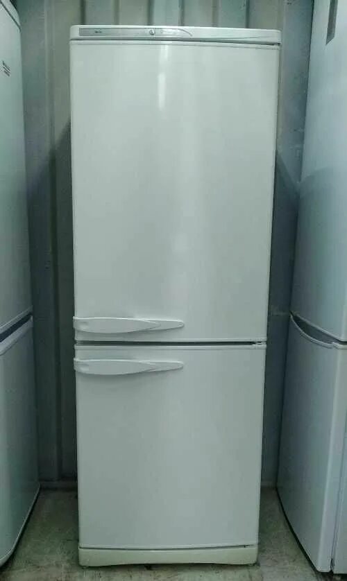 Холодильник Стинол RF 305a.008. Атлант МХМ 1716. Холодильник Стинол Атлант. Бытовой бу холодильники.