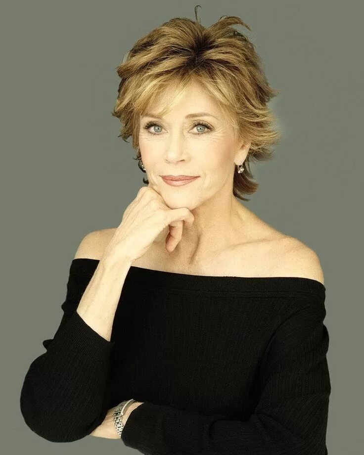 Красивые пятидесятилетние женщины. Стрижки для женщин после 50 которые молодят. Annabel davis актриса. Короткие стрижки на волнистые волосы для женщин после 50. Бенита кантиени возраст.