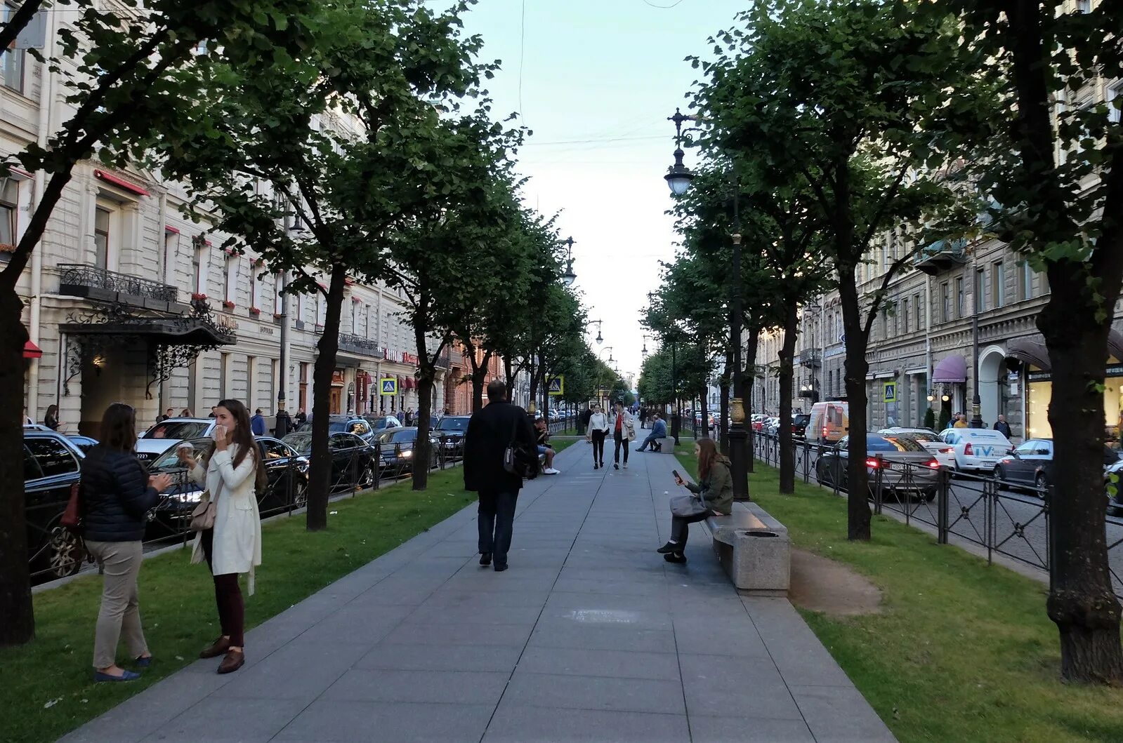 Питер улица большая конюшенная. Золотой треугольник санкт-петербург отель. Питер улица большая конюшенная. Большая конюшенная 13. Конюшенная улица спб.