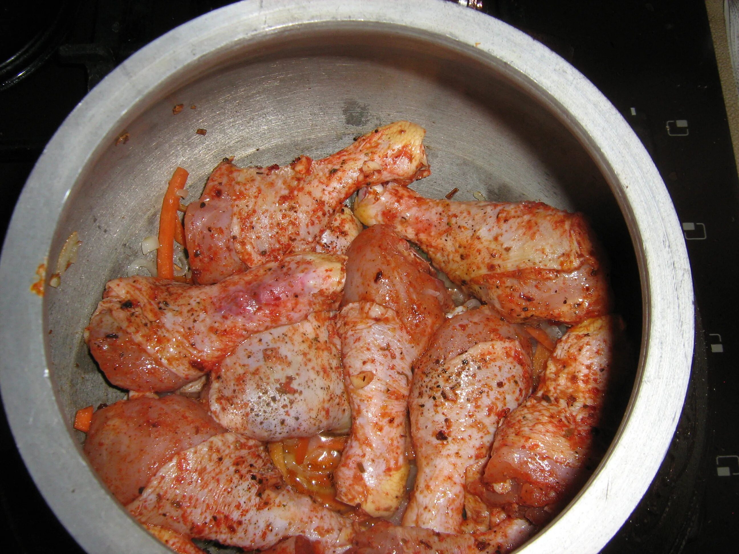 Сколько по времени готовить в афганском казане. Курица в казане. Блюда в афганском казане. Курица в афганском казане. Блюда для афганского казана.