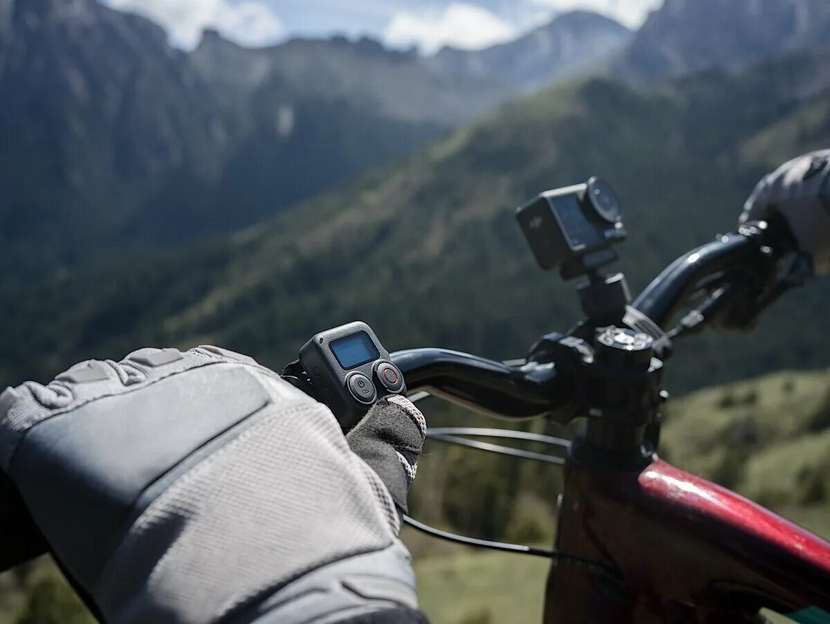 Dji action приложение. Экшн-камера dji osmo action 4 adventure combo. dji osmo action. разбитая dji action.