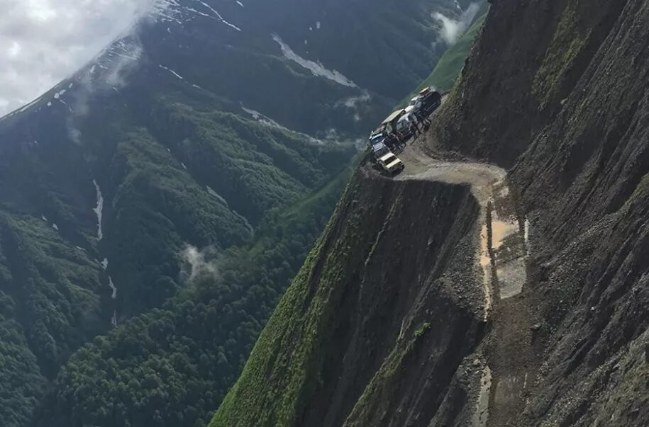 Чуйский тракт перевал чике таман. Дорога зигзагом. Перевал кату-ярык горный алтай. Горный серпантин в абхазии. Паттерн горы.