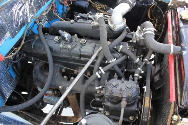 Какой двигатель поставить на зил. Мотор зил 130. Зил 130 с двигателем смд. Зил 131 130. Моторный отсек зил 131.