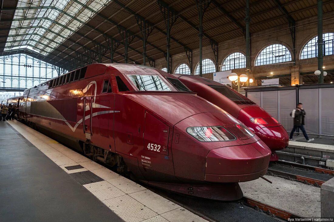 French train. Высокоскоростные поезда Франции TGV. TGV электропоезд Франция. Французский поезд TGV. Поезд TGV Франция.