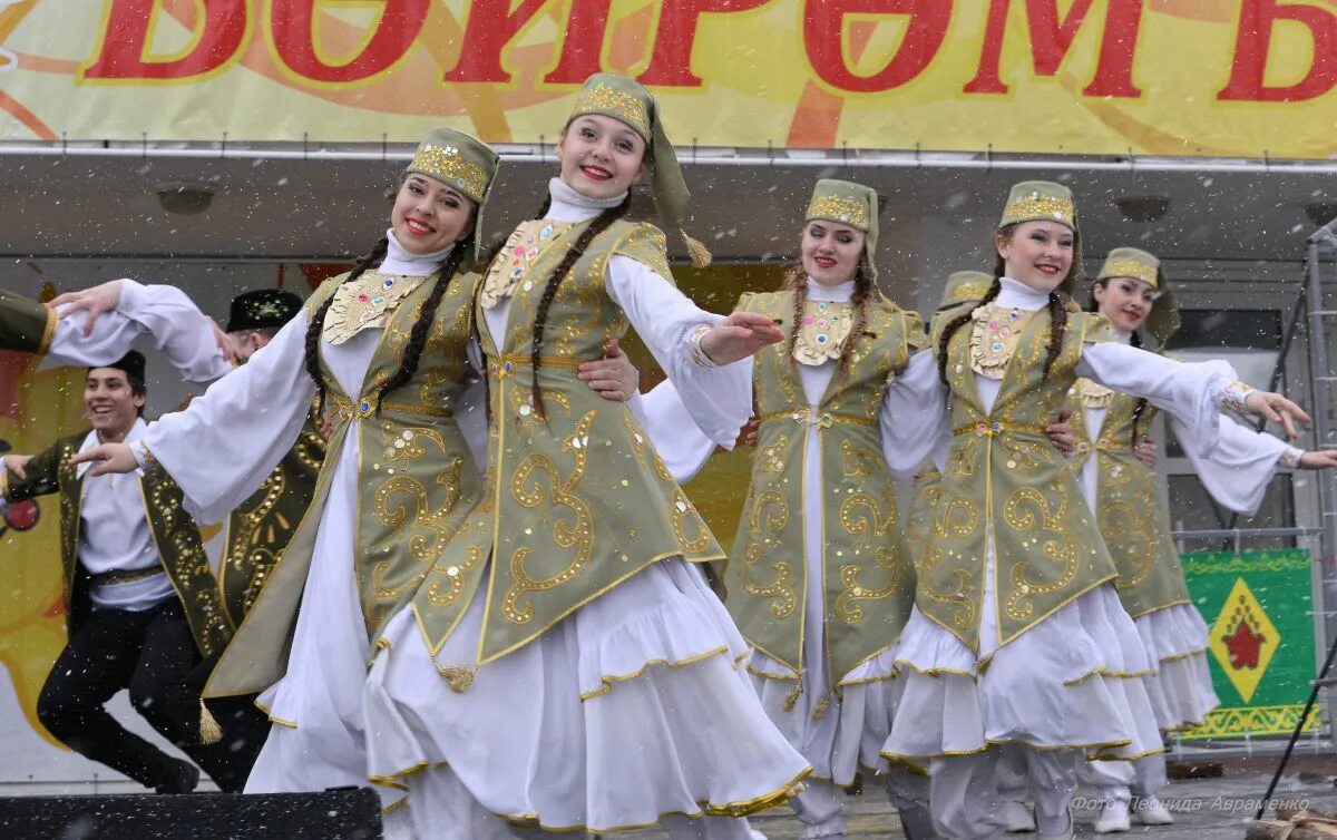 Татарский праздник в марте. Национальный праздник башкир Науруз. Науруз в Татарстане. Навруз у татар. Татарский праздник весны.