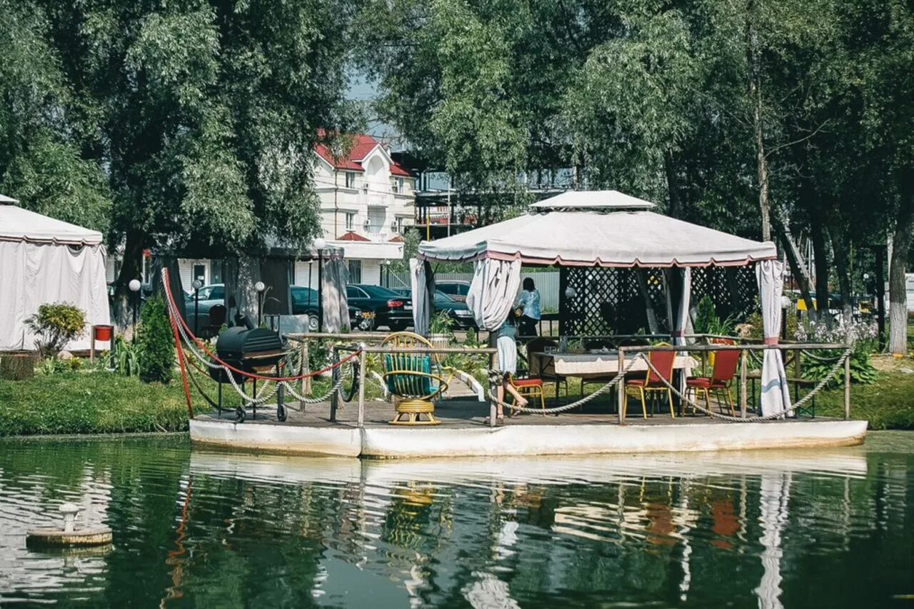 Гостиница внуково виладж. Внуково вилладж парк отель. Vnukovo village park hotel & spa. Гостиница внуково виладж. Парк отель картмазово.