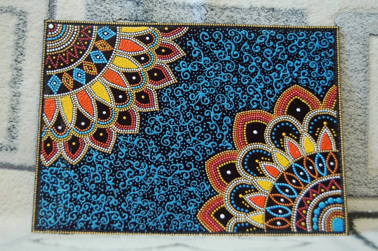 точечная техника рисования акриловыми красками. контурные краски. акриловые краски точечно. контурные краски для точечной росписи. точечная роспись дерево жизни.