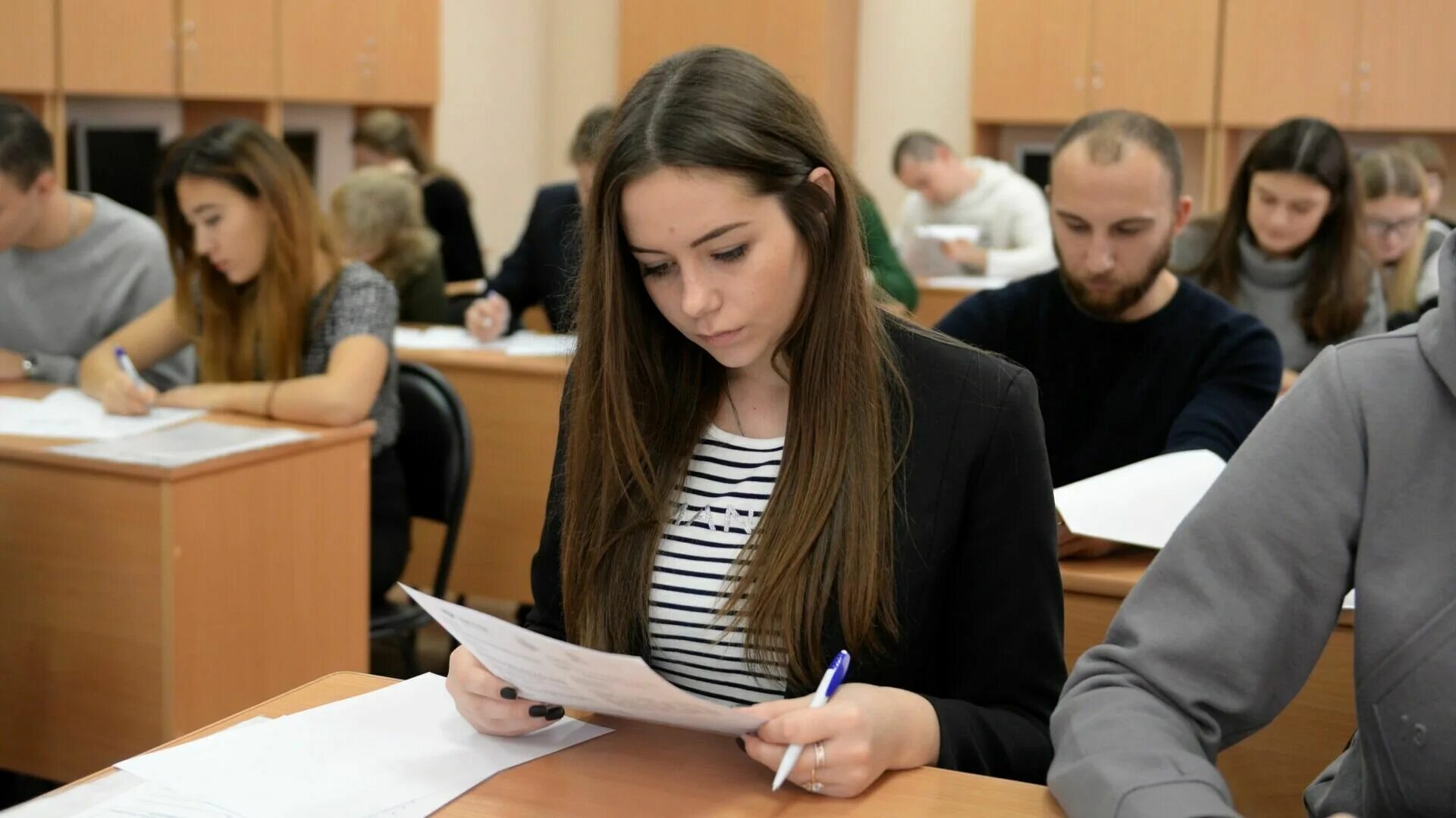 Студент сдал преподавателя