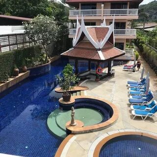 Kata poolside