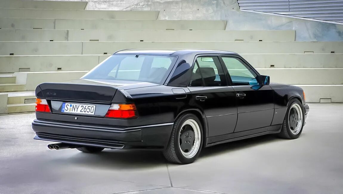 Mercedes w124 волчок. Mercedes benz 124. Mercedes-benz w124. Mercedes w124 e500. Mercedes benz w124 e500.