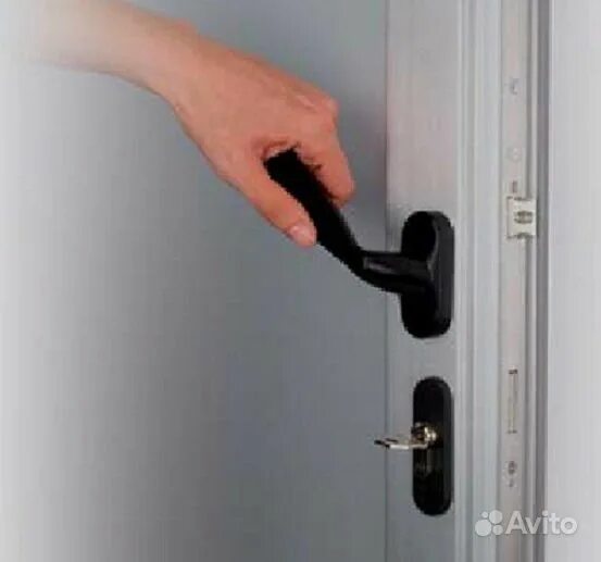 Замок двери пвх входной. Замок для пластиковой входной двери. ручки на пластиковые двери входные с замком. ручки для закрытия пластиковой двери. ручка защелка для пластиковых дверей.