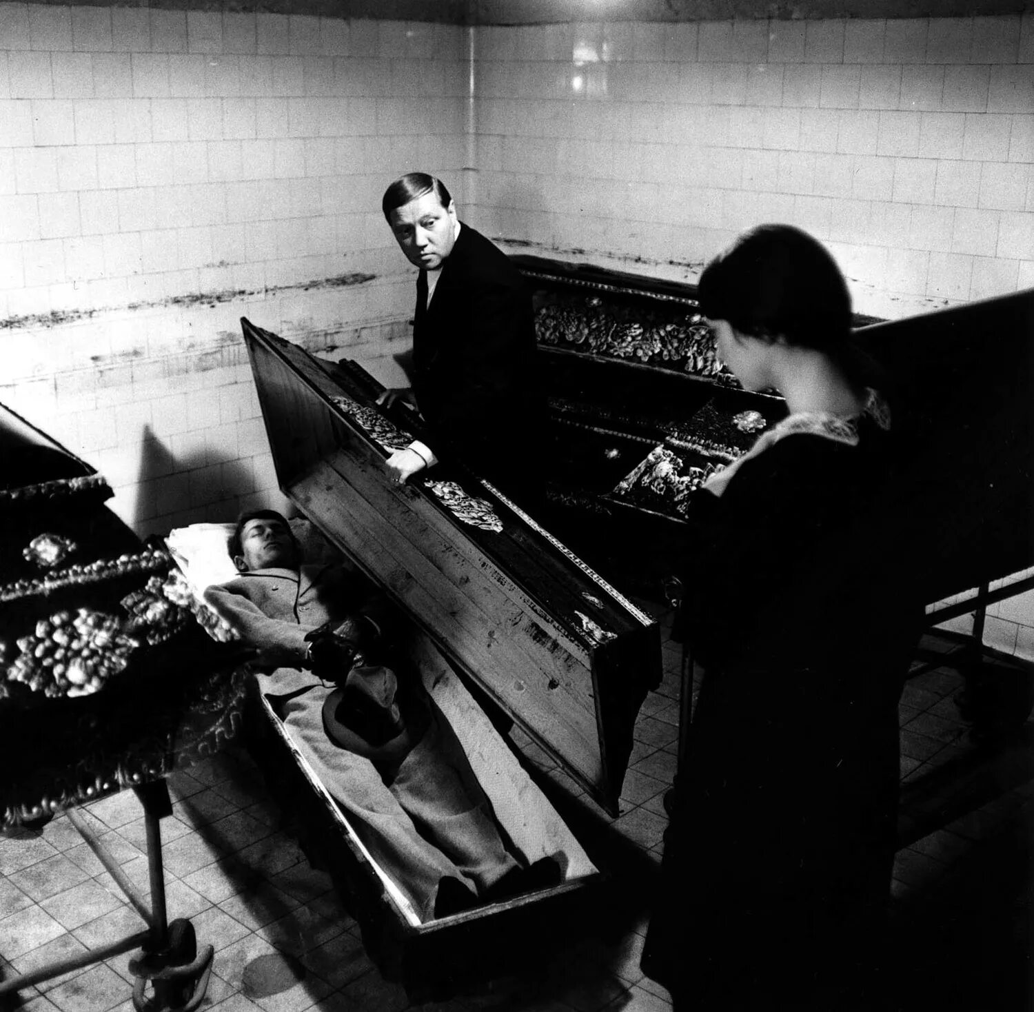 Крематорий трупов. Сжигатель трупов spalovač mrtvol , 1968. Крематор " spalovač mrtvol · 1969. The Cremator 1969.