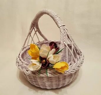 Маленькая корзинка из бумажной лозы