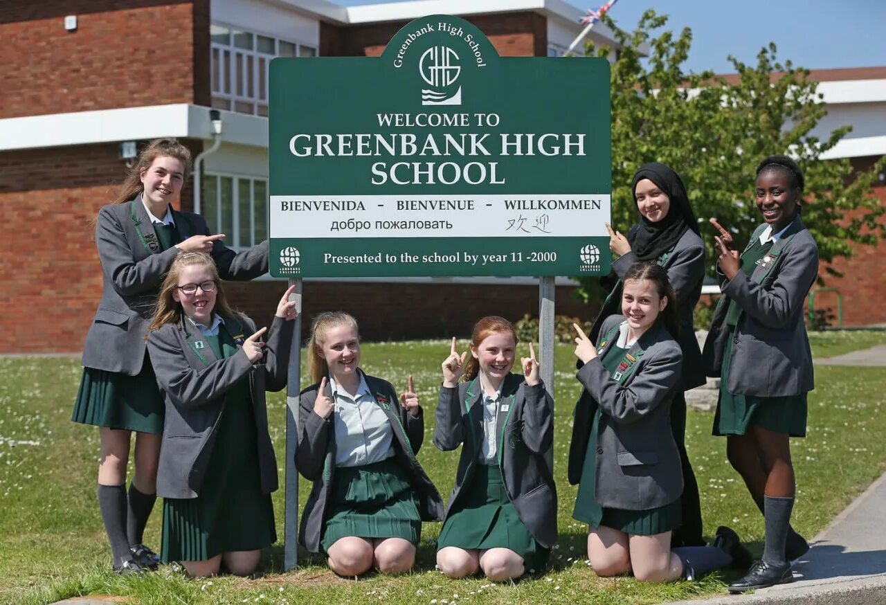 Школа грамматики. Грамматические школы в Великобритании. Grammar School in great Britain. Greenbank. Simon Langton girls Grammar School униформа.