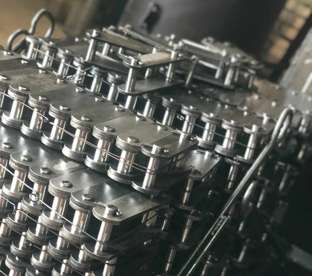 Завод приводных цепей киров. Тульский завод цепей. Кировский завод цепей. Цепь тяговая, эо-5111. 8 роликовая с ушами.