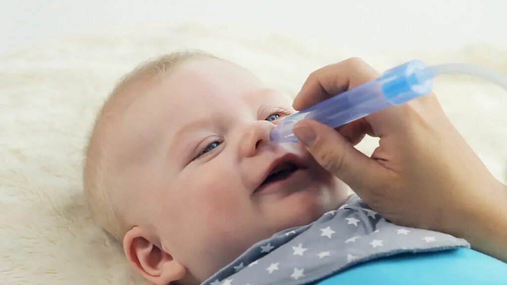 Ребенок 1 5 года насморк. Для промывания носа для детей. Промывать нос новорожденному.