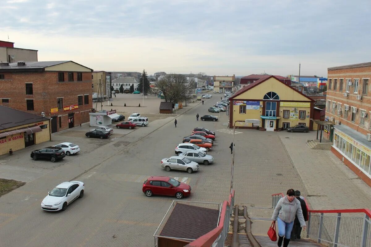 Гулькевичский р н гулькевичи. Г гулькевичи краснодарского края. Достопримечательности гулькевичи краснодарский край. Гулькевичи родина мать памятник. Гулькевичский р н гулькевичи.
