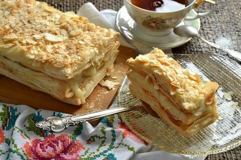 Слоеная выпечка с кремом