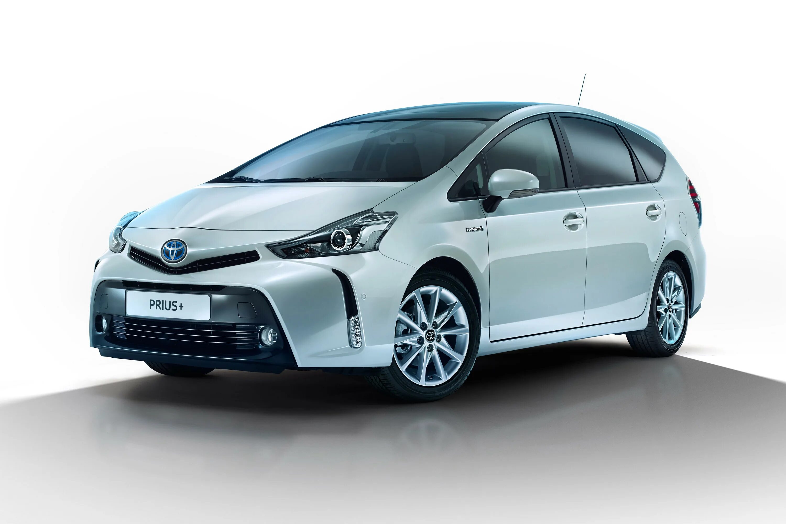 Приус 2015 года. Toyota Prius 2015. Тойота Приус Plus 2015. Toyota Prius Plus 2014. Toyota Prius v ( ) 2015.