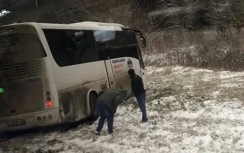 Автобус на тротуаре