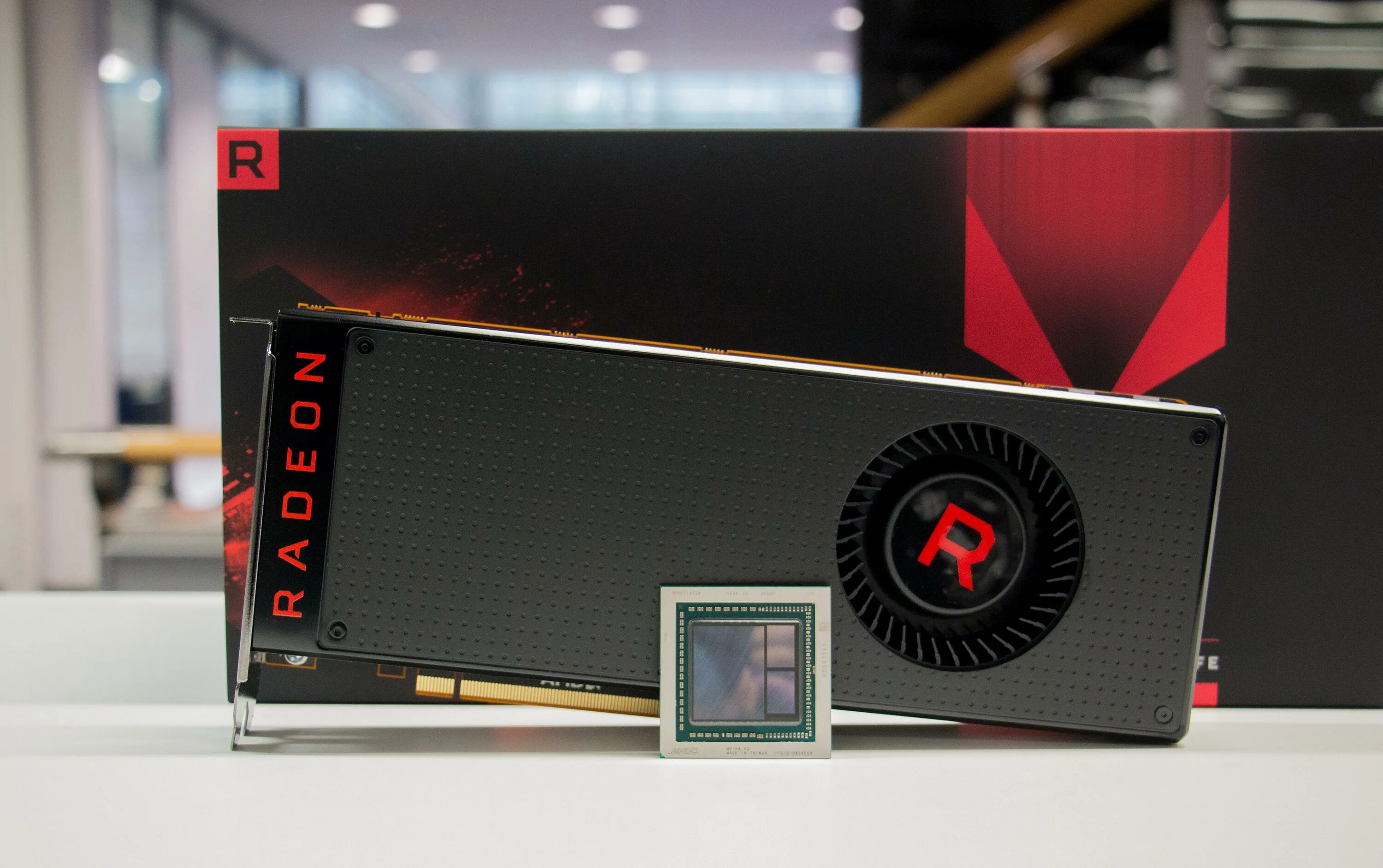 Rx vega 64 купить. Radeon RX Vega 64. AMD Vega 64 reference. AMD RX Vega. RX Vega 11 Graphics видеокарта.