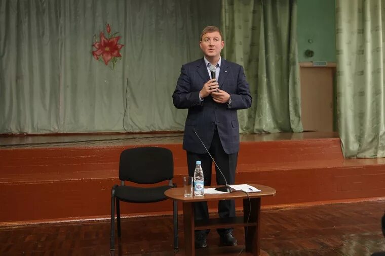 Сайты школ псковской области. Глава Палкинского района Псковской области. Добычинская средняя школа Палкинский район. Администрация Палкинского района. Сайт администрации Палкинского района Псковской области.