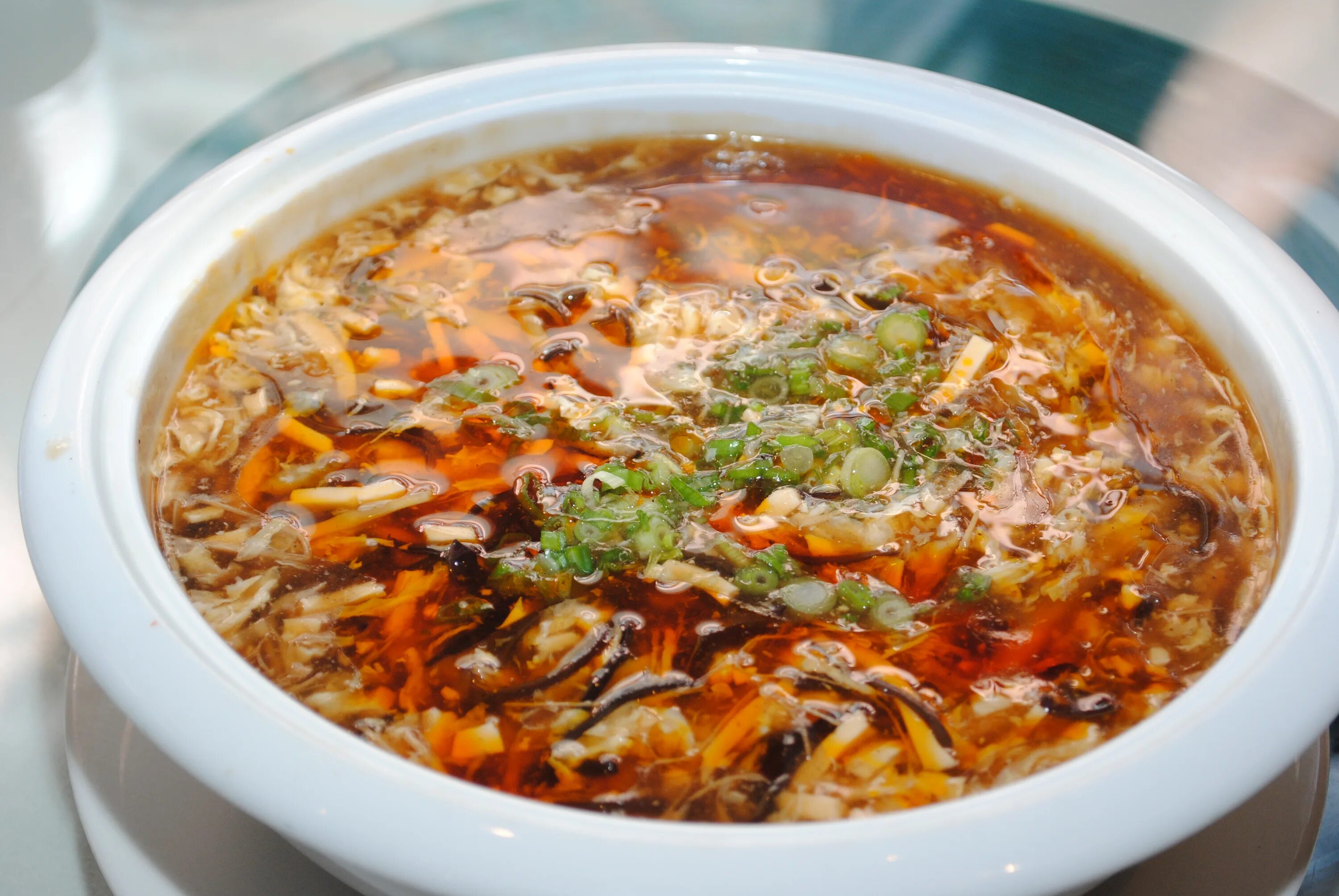 Chmcl soup. Hot and Sour Soup. Chicken hot and Sour Soup. Спешл суп. Спешл суп рисом.