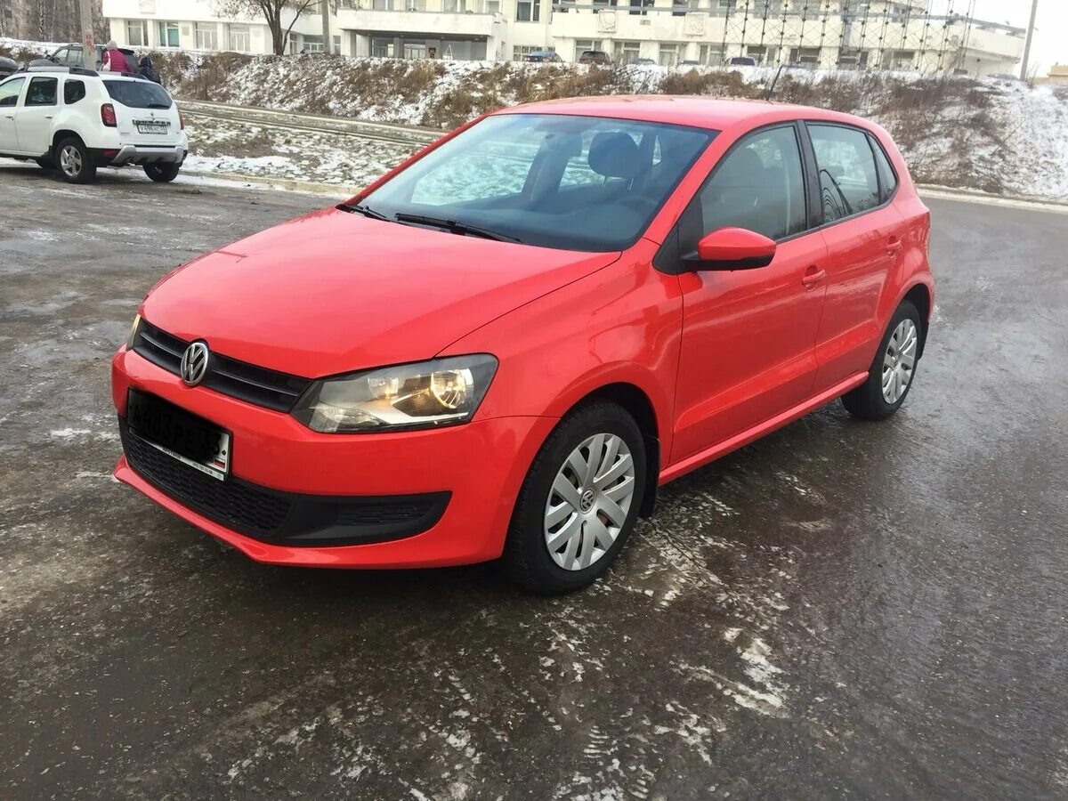 Купить фольксваген поло в новгороде. Volkswagen Polo 2011 года хэтчбек. Volkswagen Polo 2021 красный. Фольксваген поло 2021 красный. Фольксваген поло лифтбек красный.