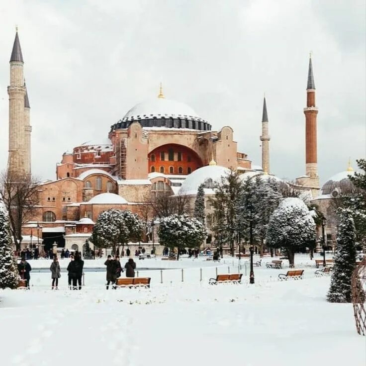Стамбул времена года. Зимний Стамбул. Стамбул зимой. Турция зимой. Стамбул достопримечательности зима.