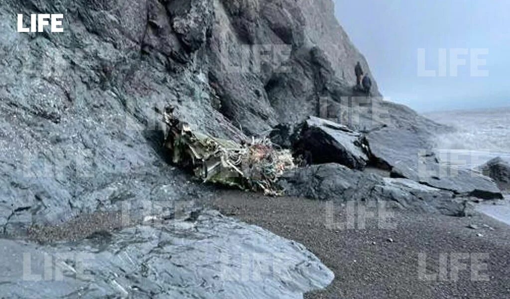 Разбилась соленая волна. АН 26 на Камчатке катастрофа. Самолет врезался в скалу. Катастрофа АН-26 В Палане (2021).