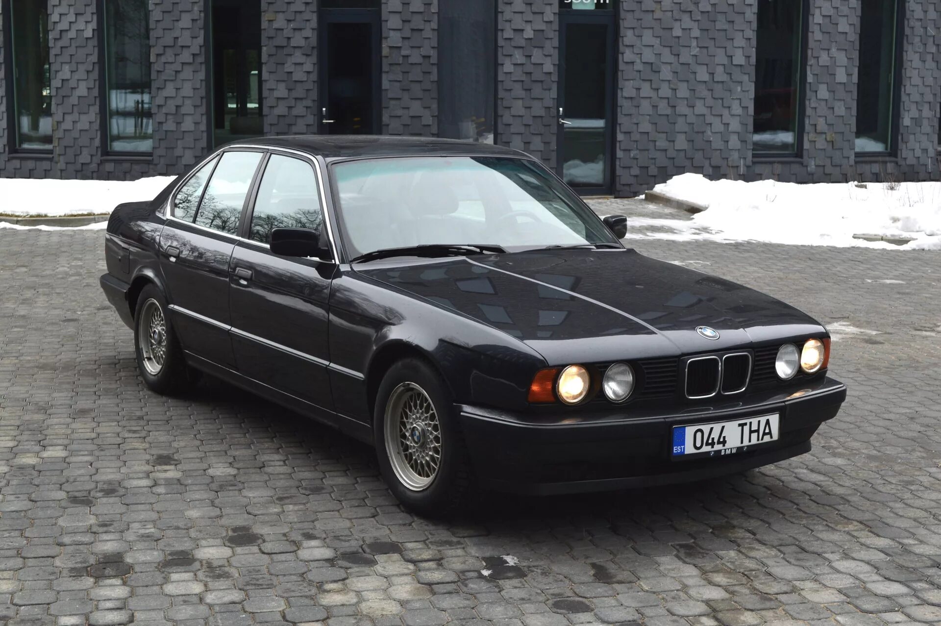 Bmw сток. БМВ е34 525i. BMW e34 черная. BMW 520i e34. BMW e34 Сток.