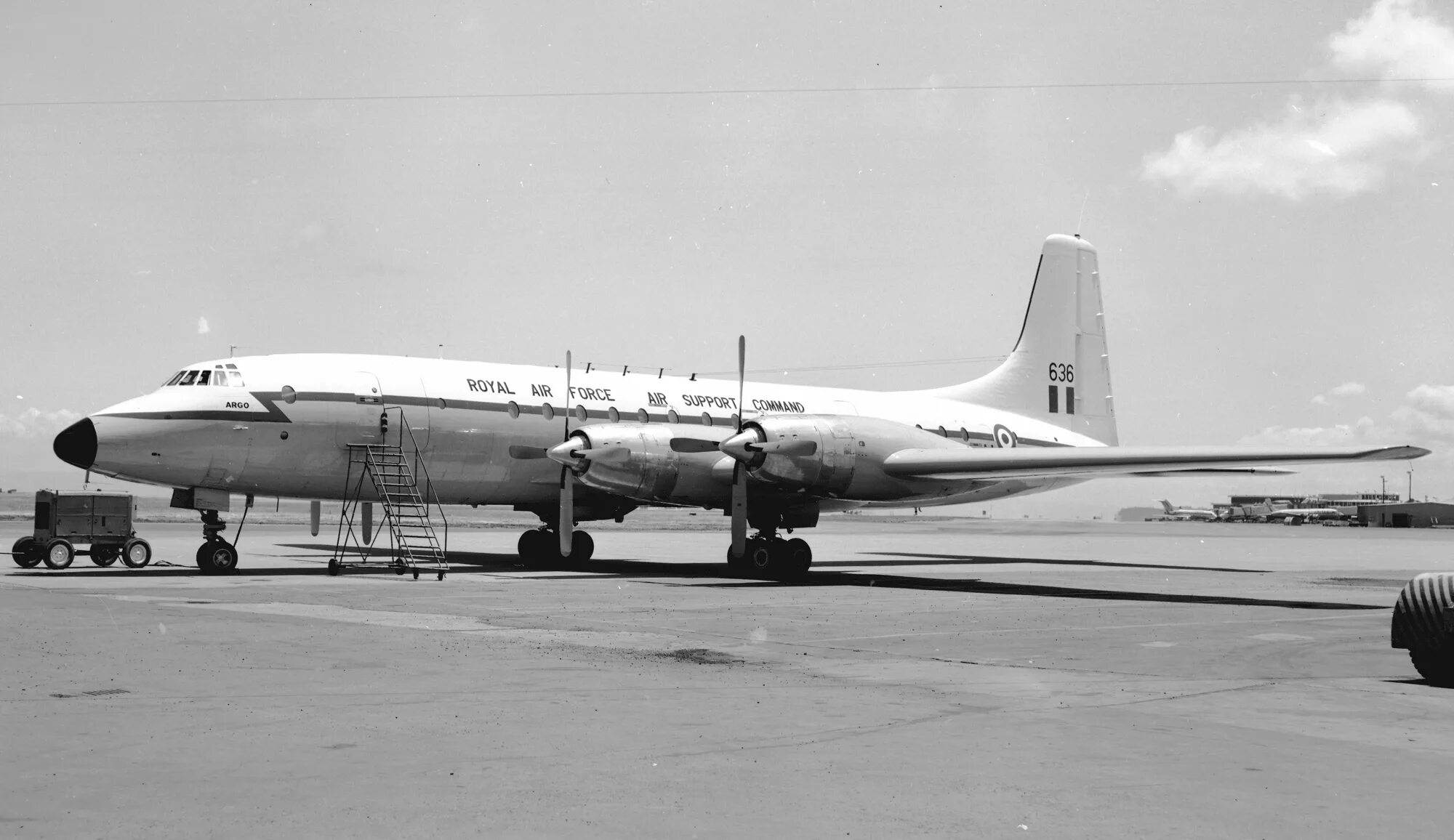 Bristol Type 175 Britannia. Бристоль 253 самолет. Bristol Britannia самолет. Bristol Britannia c.1.