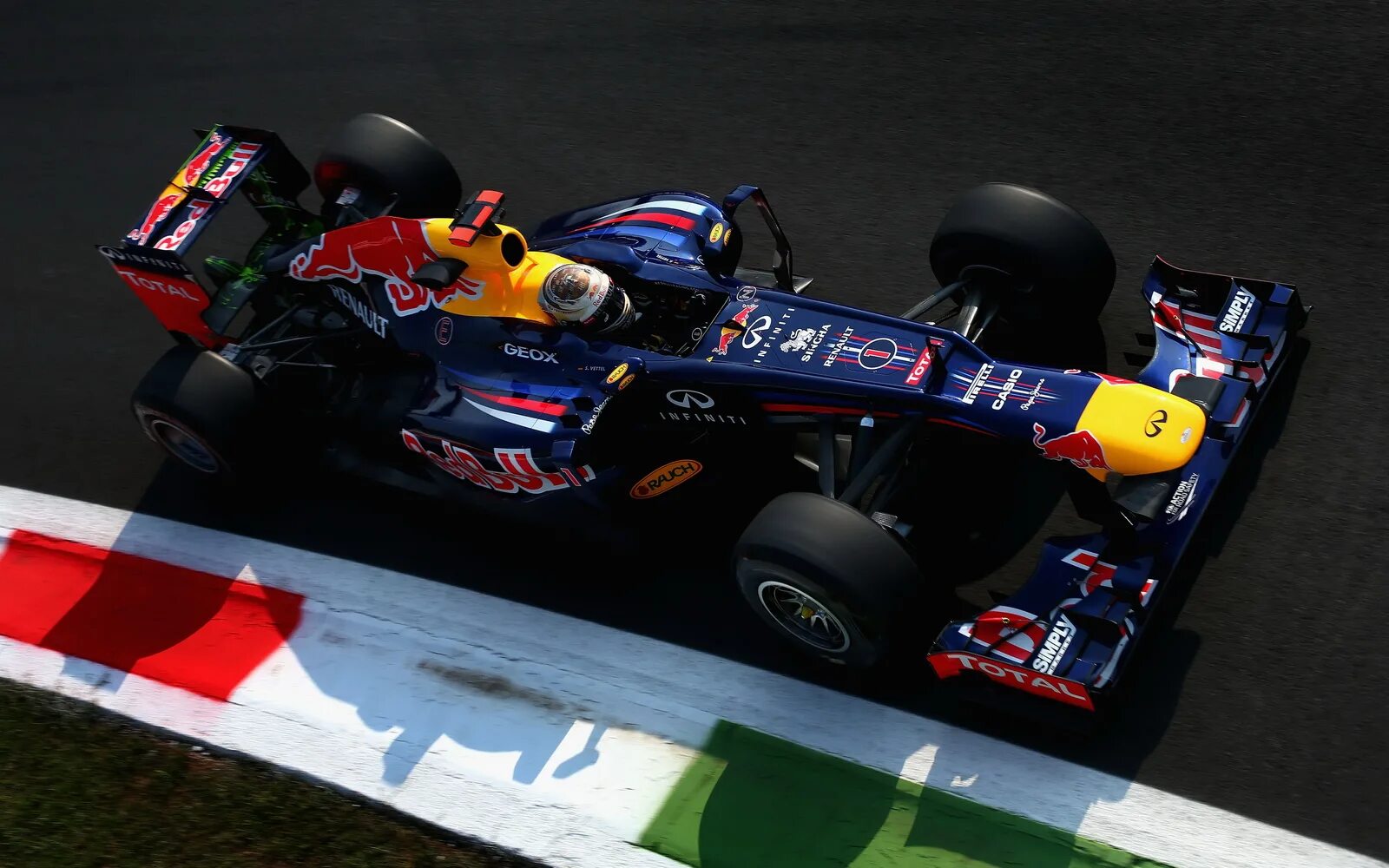 Red bull f1 2012. Formula 1 Red bull 2012. Болид ред Булл 2012. Ред Булл 2012 ф1.