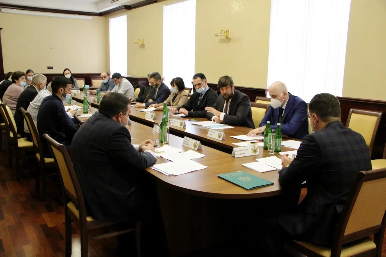 Сергей гультяев ставрополь. Гусько министерство юстиции ставропольского края. Начальник на совещании. Гультяев сергей викторович ставрополь. Министерство юстиции ставрополь.