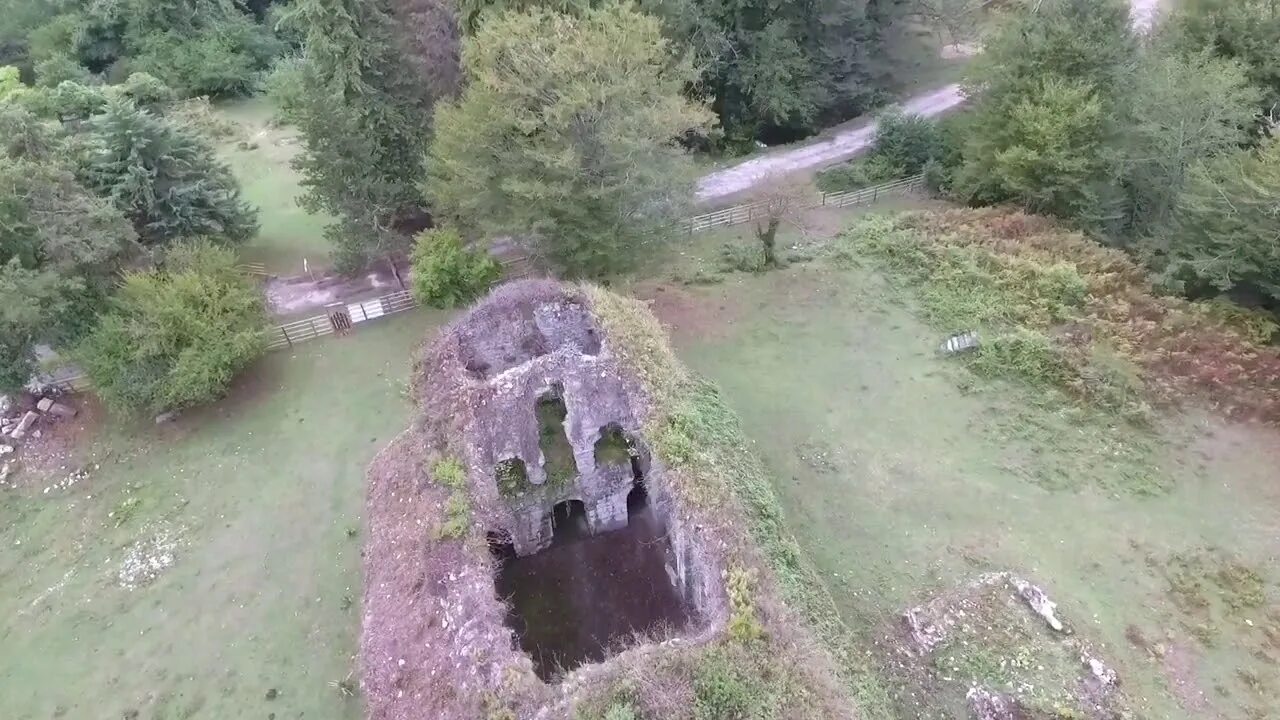 Храм амбара абхазия. Мюссера храм амбара. Мюссерский храм Абхазия. Мюссера амбара Абхазия. Храм амбра в Абхазии.