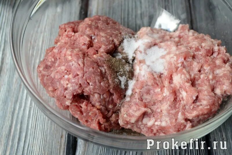 Готовим свиной фарш. Фарш. фарш для котлет. мясной фарш для котлет. котлеты из фарша свинины.