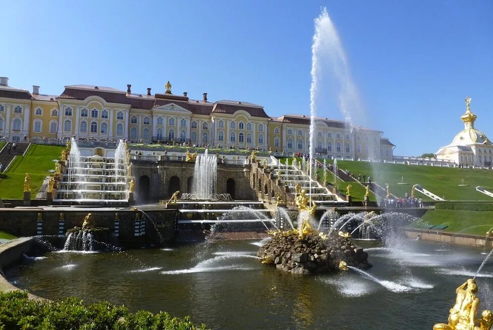 дворец петра 1 в санкт-петербурге в петергофе. пригороды санкт-петербурга. пригород питера – пушкин. екатерининский парк царское село. ломоносов ораниенбаум дворцы.