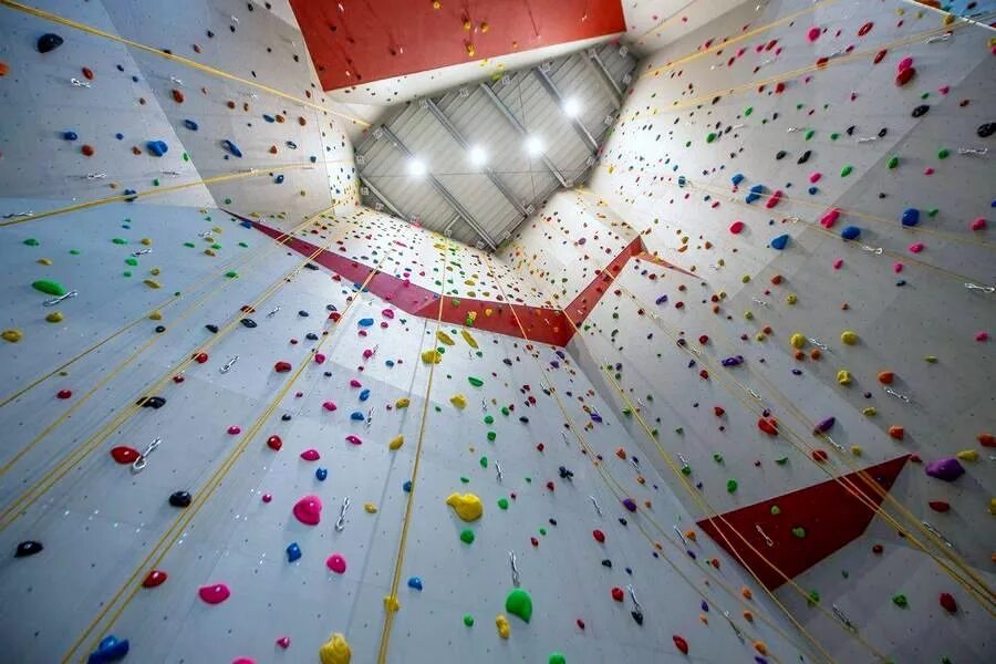 Белинского осьмирук. Экстрим-центр грани, череповец. Батуты осьмирук череповец. Осьмирук череповец батутный центр. Скалодром череповец.