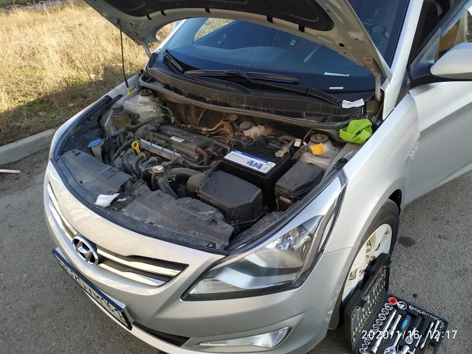 Какой аккумулятор солярис 1. Акб hyundai solaris 1.6. hyundai solaris 2015 акб. solaris 2013 акб. акб солярис 1.6 2015.