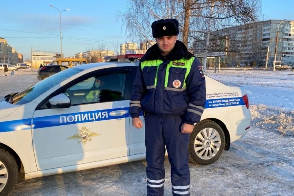 Телефон гаи омск. Инспектор ДПС Омск. Сотрудник ДПС.