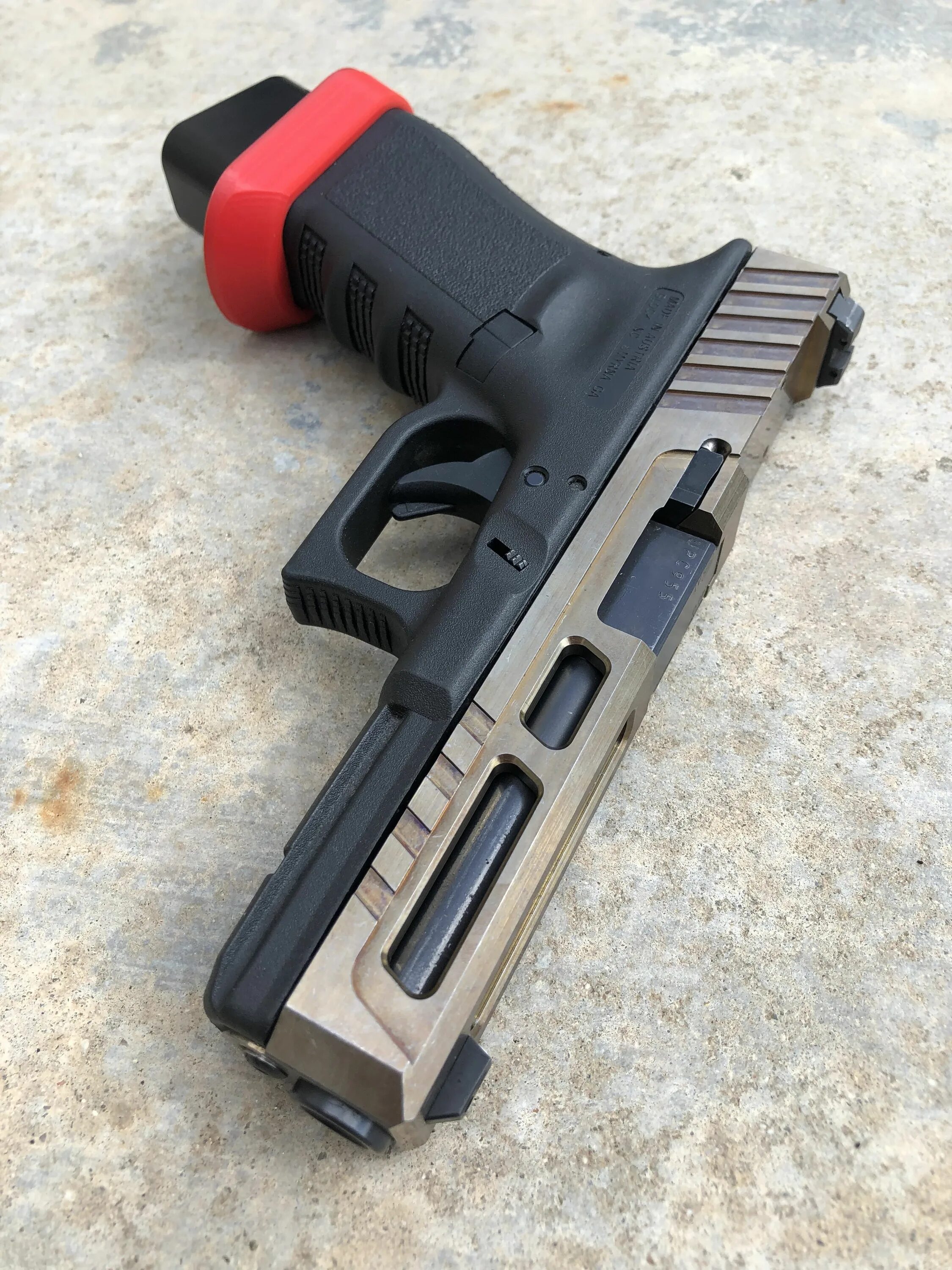 Glock slide. Глок 22. глок g22. глок 17 с компенсатором. glock 22 custom.