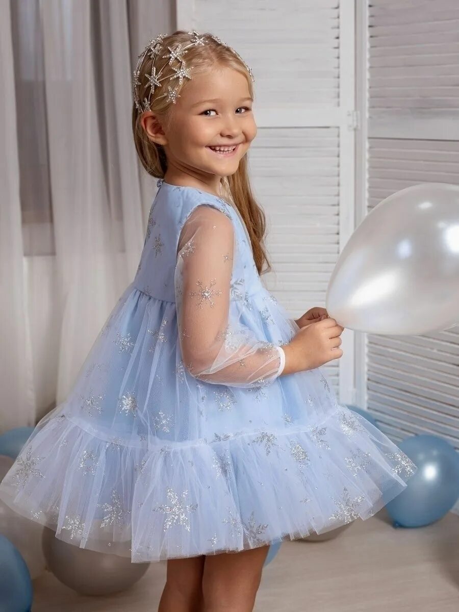 Платье снежинка. Платье снежинки для девочки. Стильный костюм снежинки. Украсить платье снежинки. Новогодний костюм снежинки.