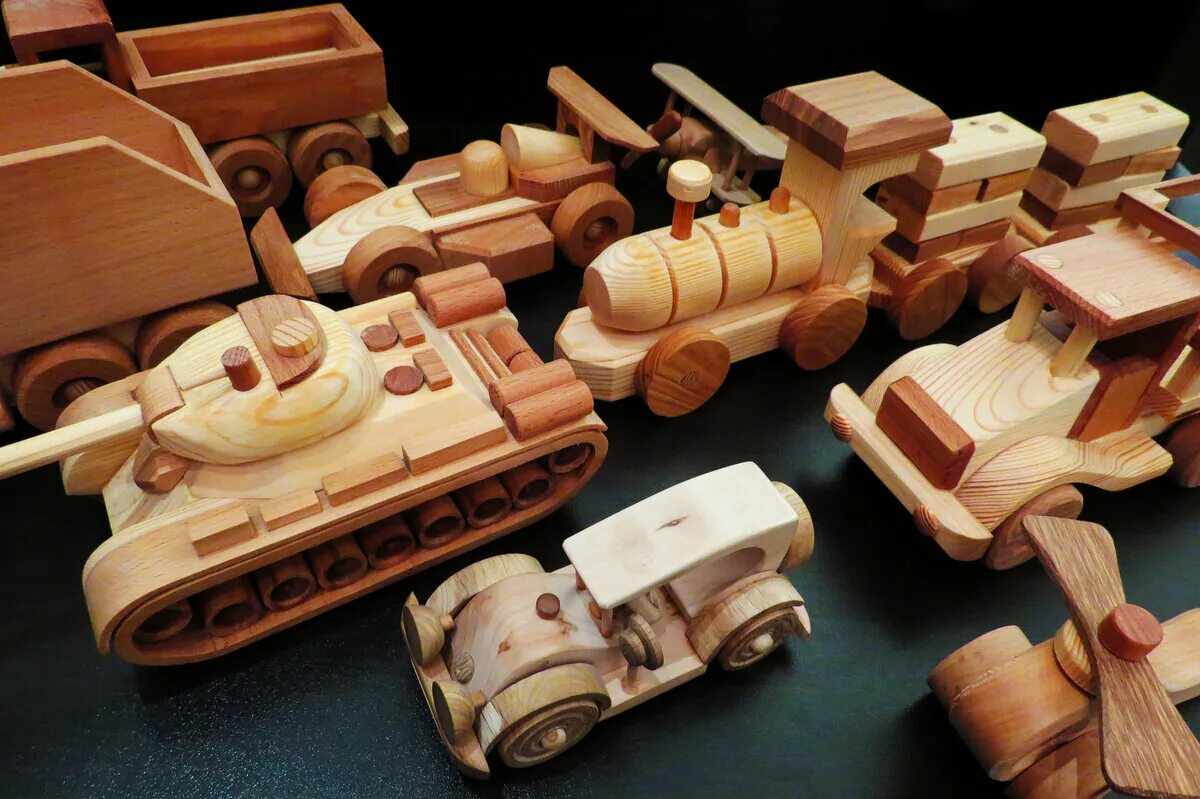 Какие игрушки из дерева. Деревянные игрушки. Красивые деревянные игрушки. Изделия из древесины. Необычные игрушки из дерева.