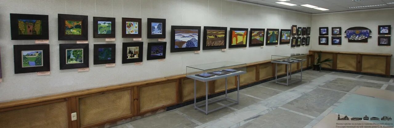 Профессии в музее. Кто работает в выставочном зале название. Выставочный зал краеведческого музея в магнитогорске. Выставочный зал на пр ленина петрозаводск. Кто работает в выставочном зале название.