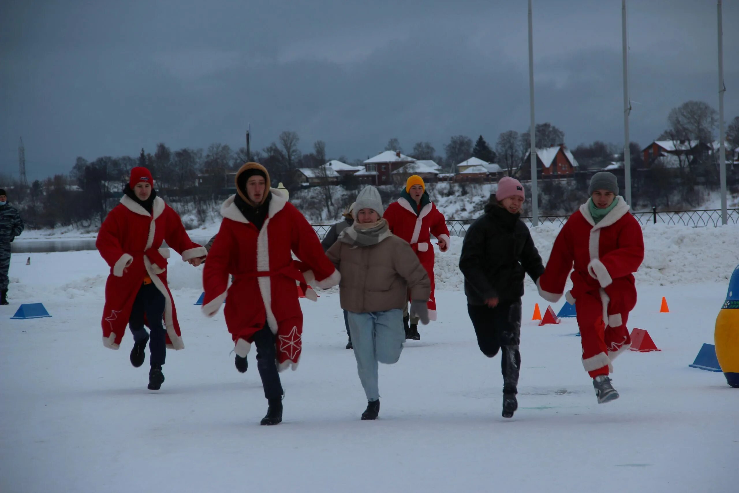 Мороз 2021. Мороз 2021. Мороз 2021. Мороз 2021. Нашествие дедов морозов в рыбинске.