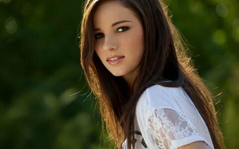 Обои Madison Morgan 2560x1600 скачать бесплатно на рабочий стол