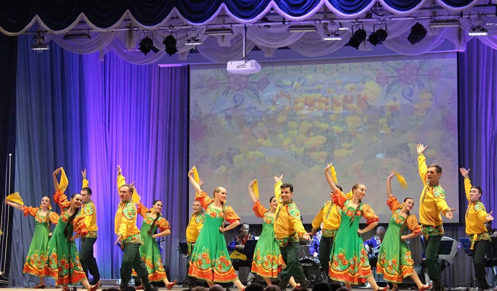 школьные годы барнаул коллектив. школьные годы барнаул коллектив. вечерки барнаул. танцевальный коллектив барнаул. ансамбль алтай барнаул.