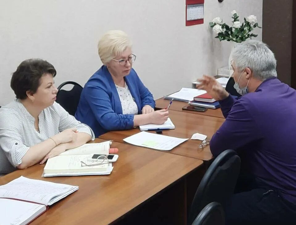 Сайт усть абаканского суда. Администрация Усть-Абаканского. Администрация Усть Абакан. Прием главы округа картинка. Усть-Абаканские Известия.