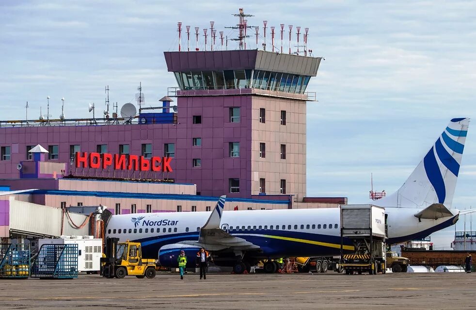 Норильск алыкель. Норильский аэропорт алыкель. Боинг 737-800 нордстар в аэропорту. Аэродром алыкель. Норильск самолеты сегодня.